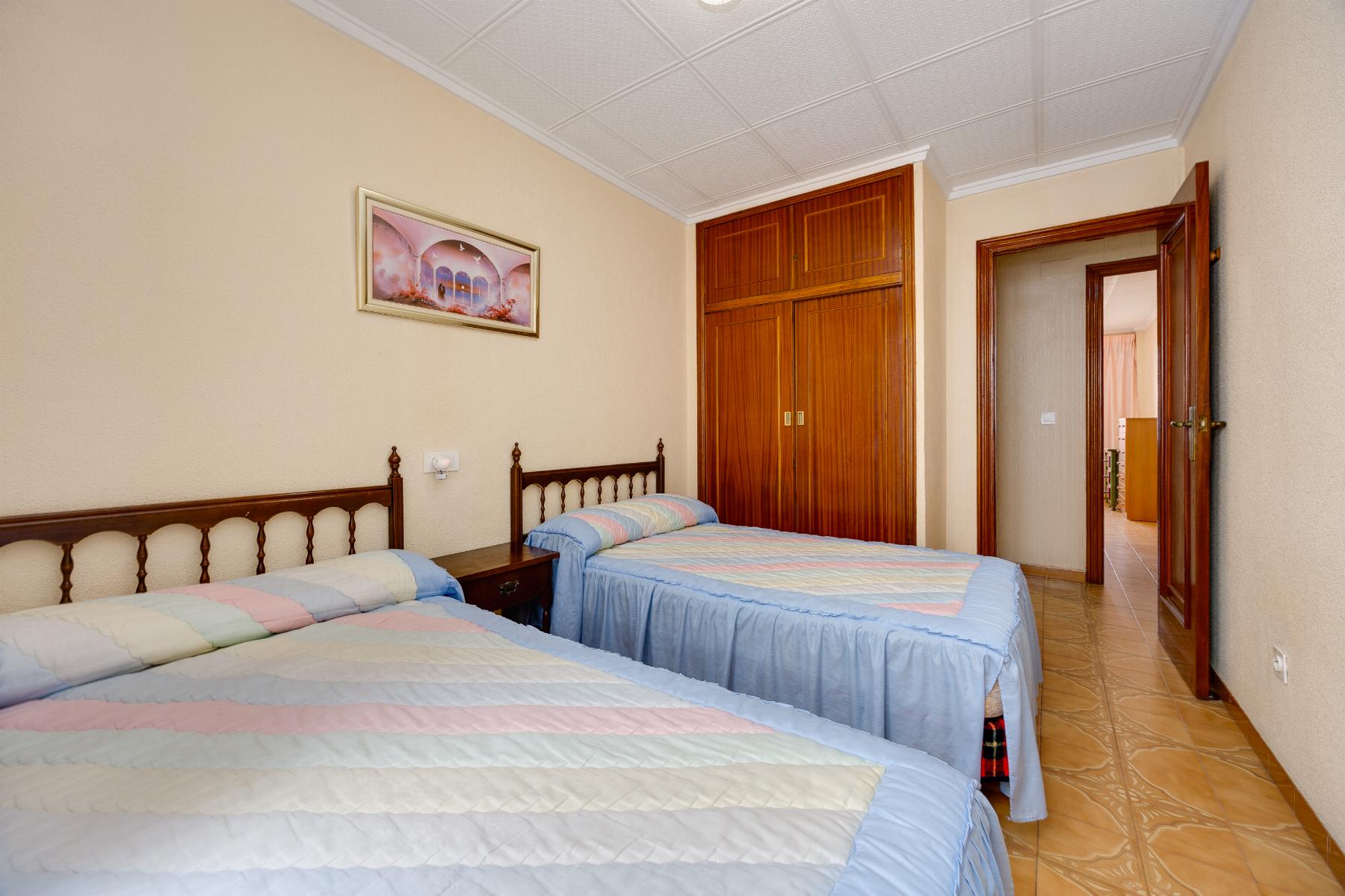 Master bedroom in apartment for sale in Torrevieja