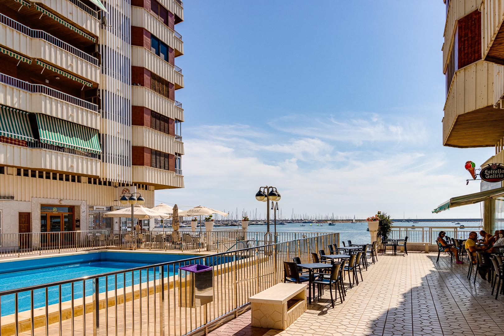 Master bedroom in apartment for sale in Torrevieja
