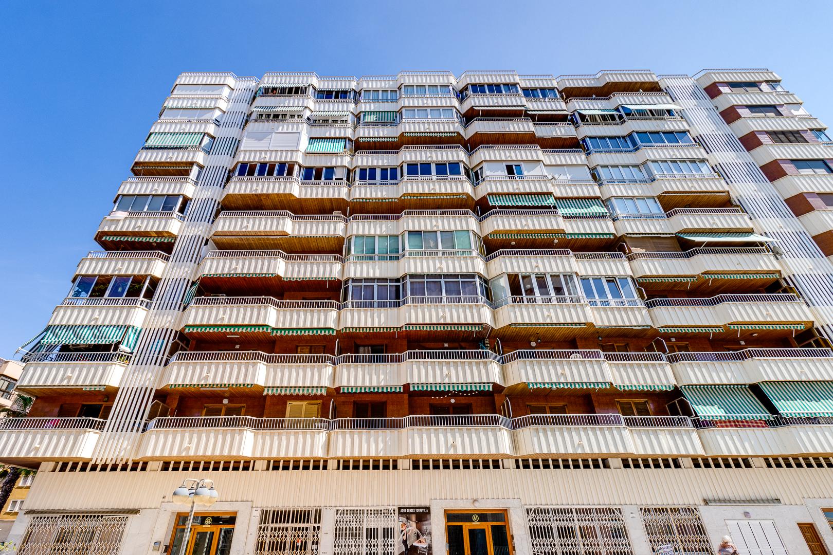 Terrace in apartment for sale in Torrevieja