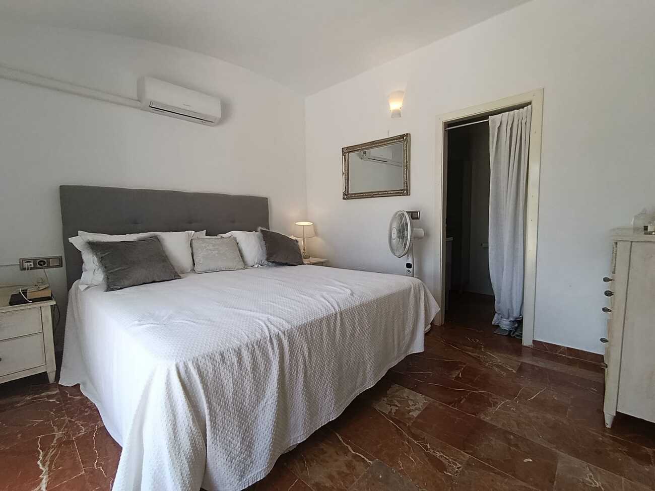 Master bedroom in apartment for sale in Las Ramblas Golf
