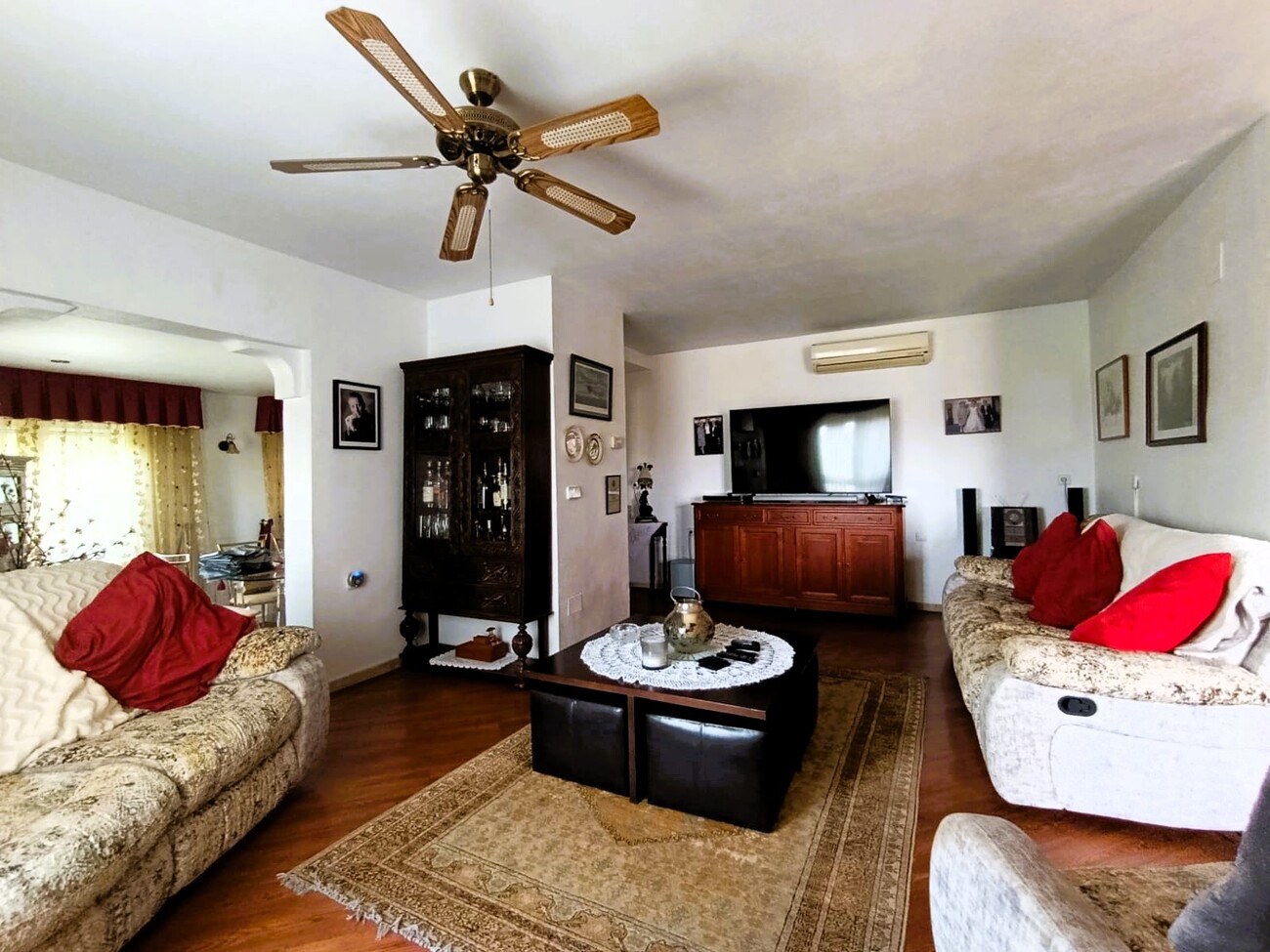 Bedroom in villa for sale in Las Ramblas Golf