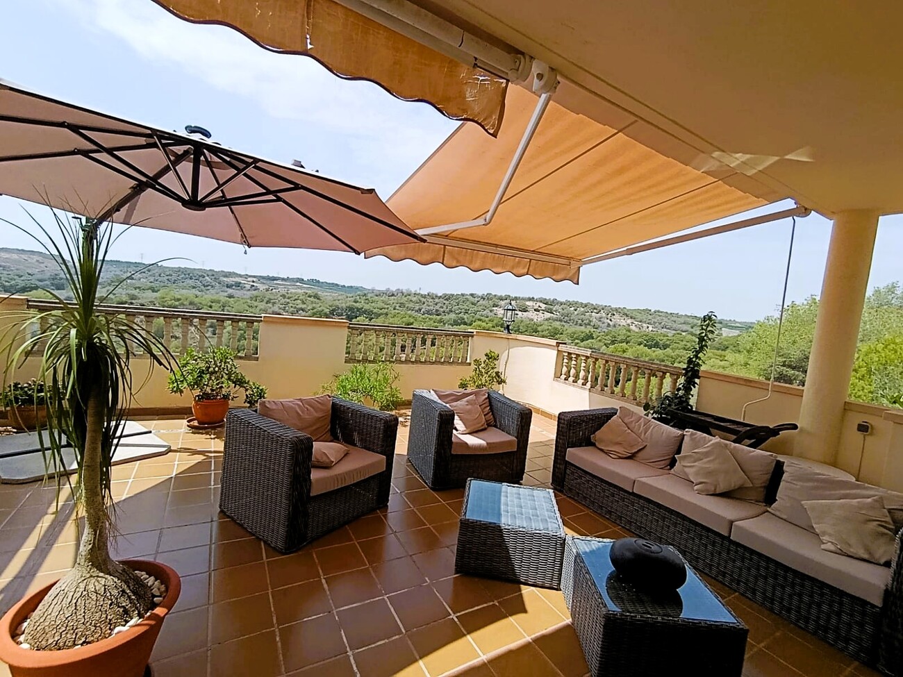 Master bedroom in villa for sale in Las Ramblas Golf