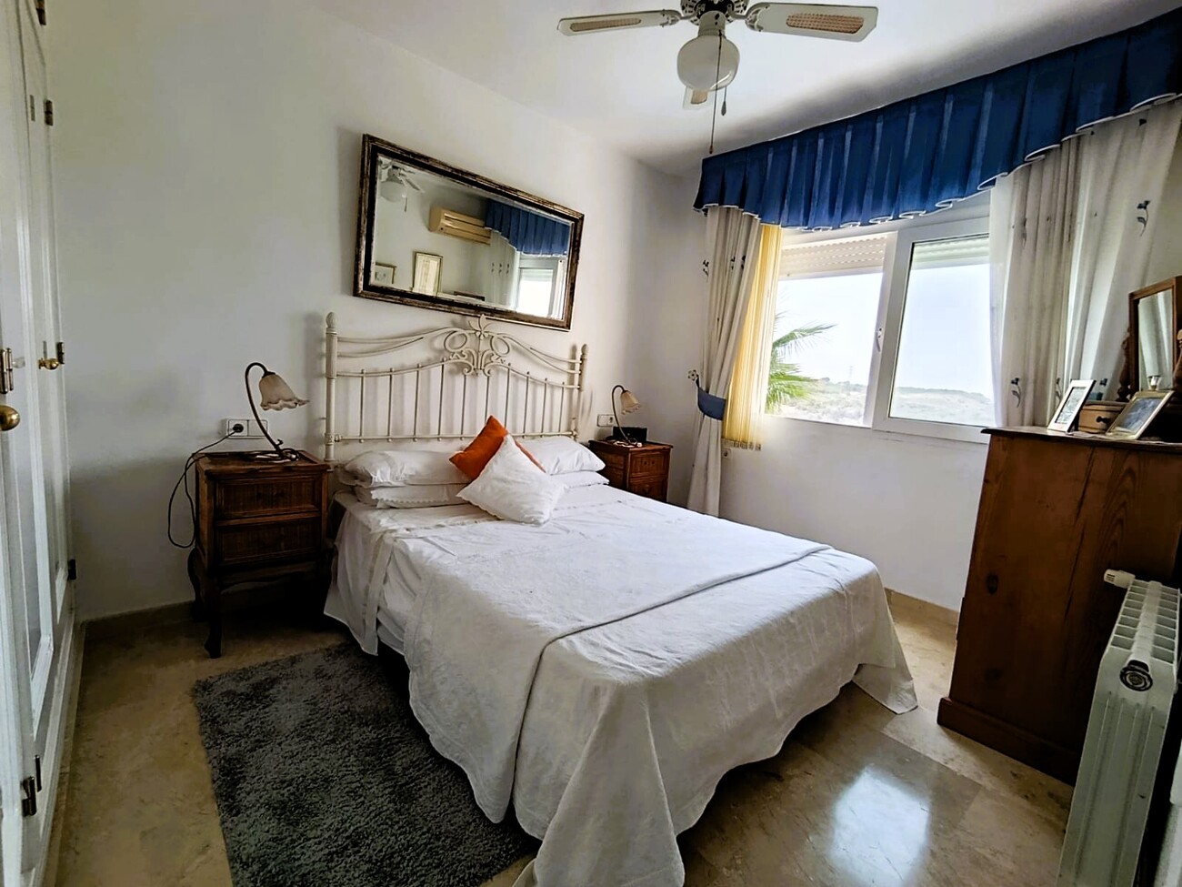 Master bedroom in villa for sale in Las Ramblas Golf