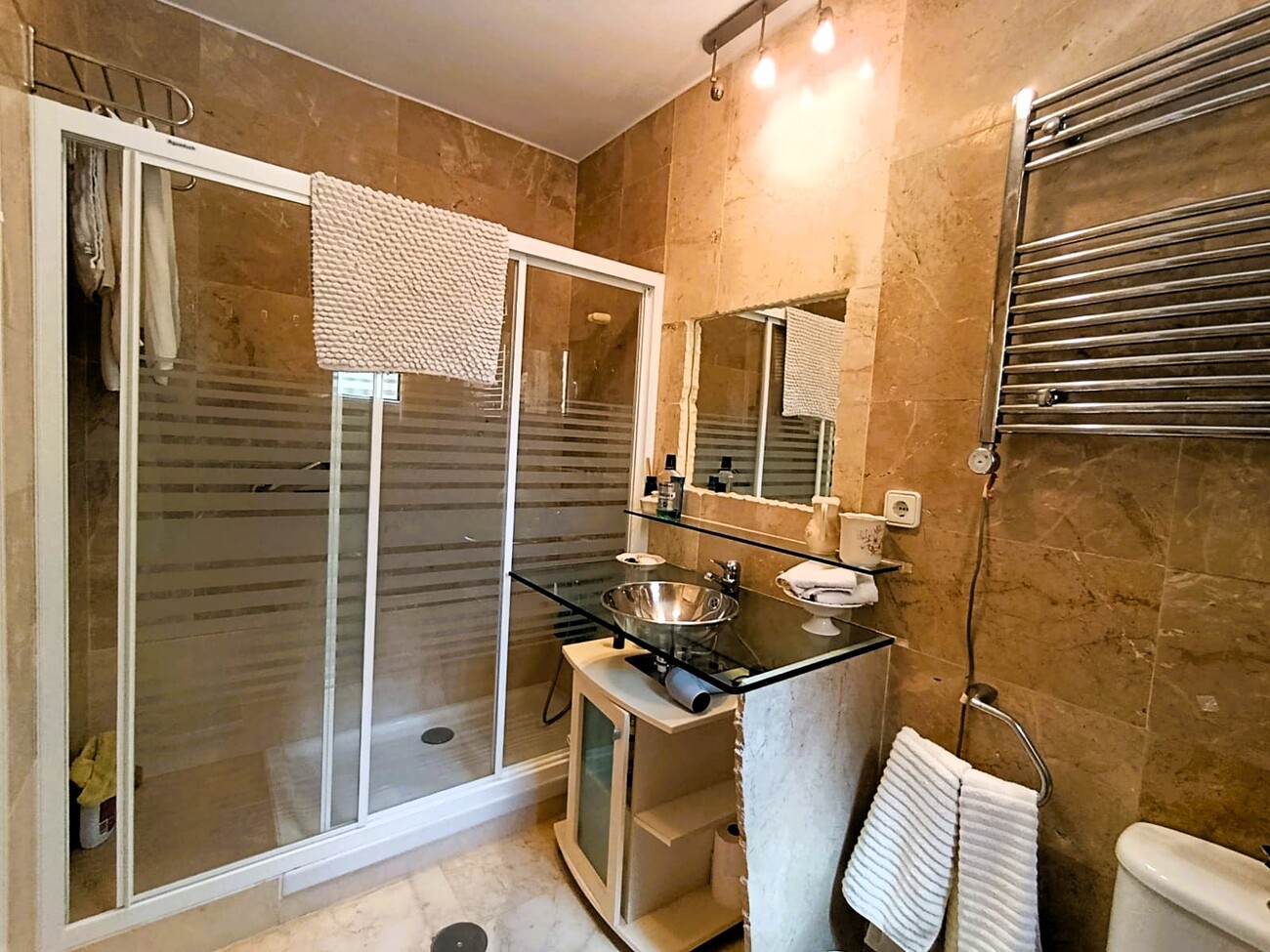 Dining area in villa for sale in Las Ramblas Golf