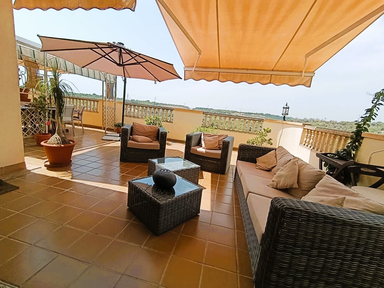 Terrace in villa for sale in Las Ramblas Golf