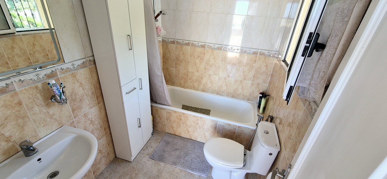 Dining area in villa for sale in Villamartin