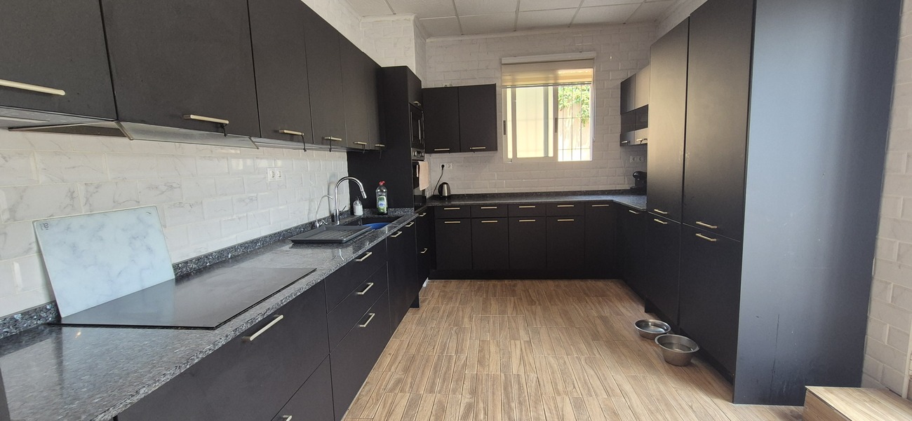 Master bedroom in villa for sale in Villamartin