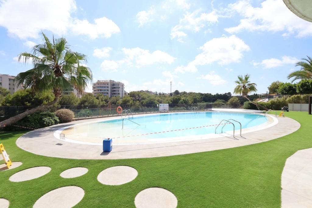 Bedroom in apartment for sale in Orihuela Costa