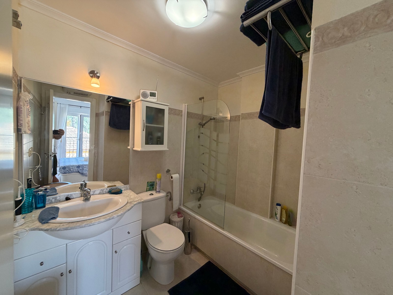 Bedroom in apartment for sale in Jacarilla