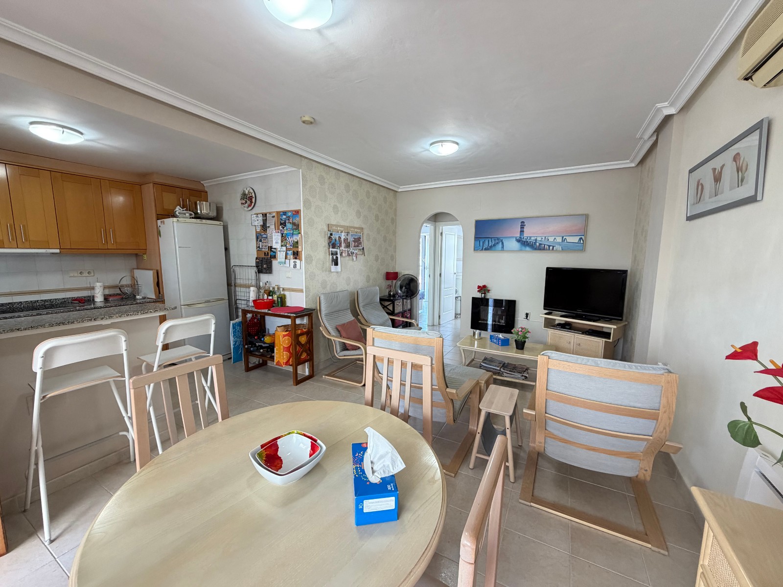 Bedroom in apartment for sale in Jacarilla