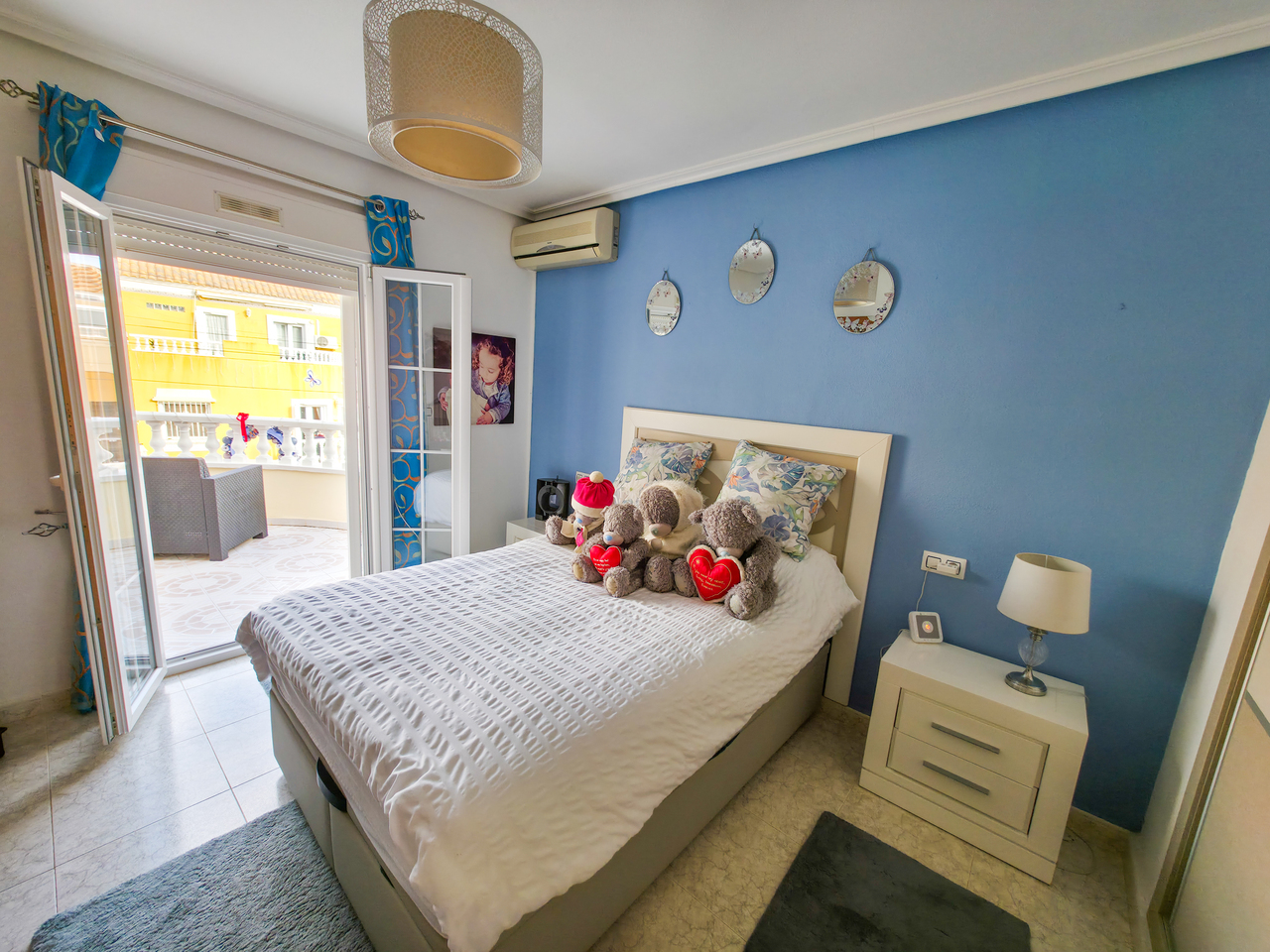 Living room in villa for sale in Villamartin