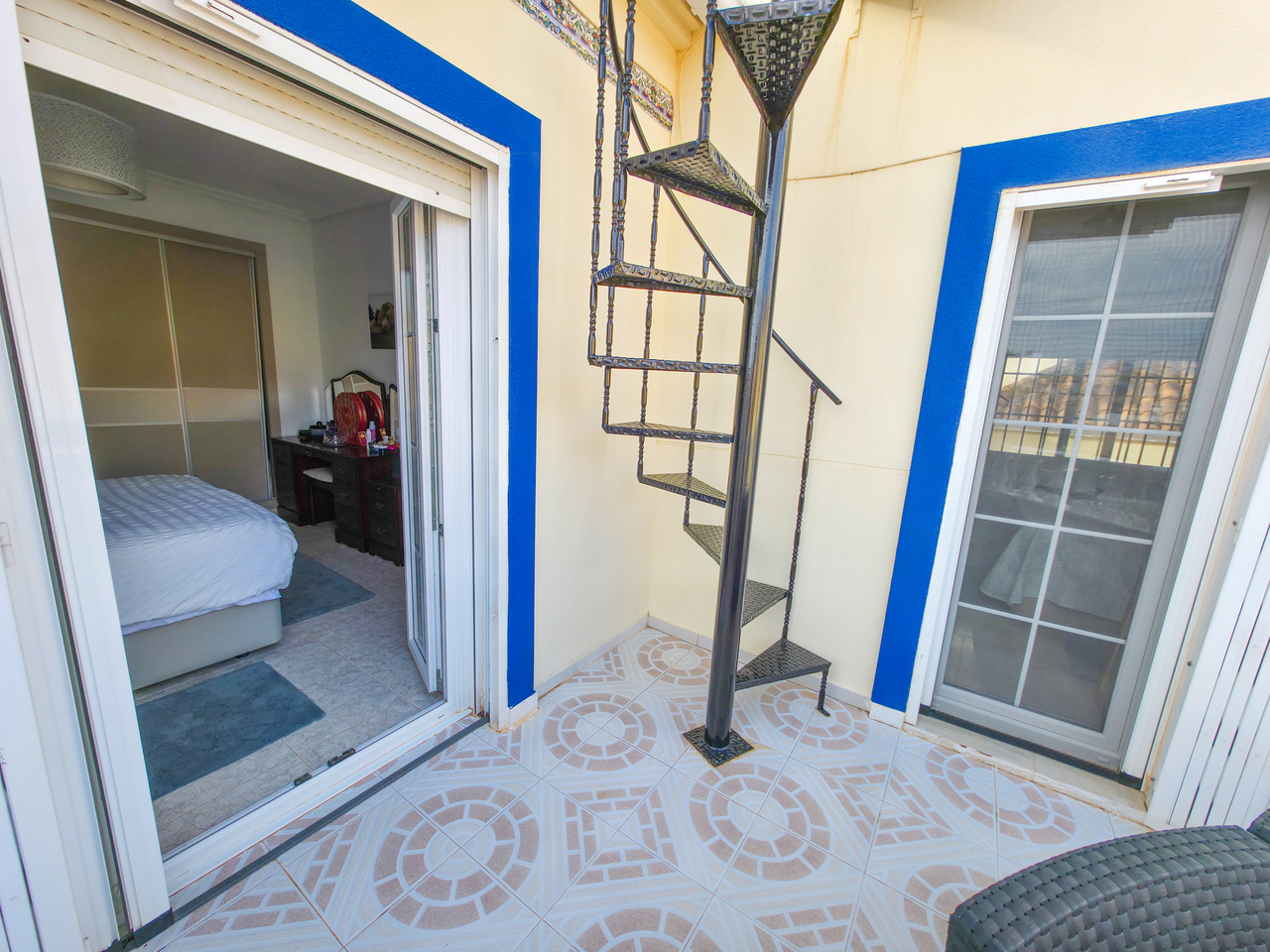 Master bedroom in villa for sale in Villamartin