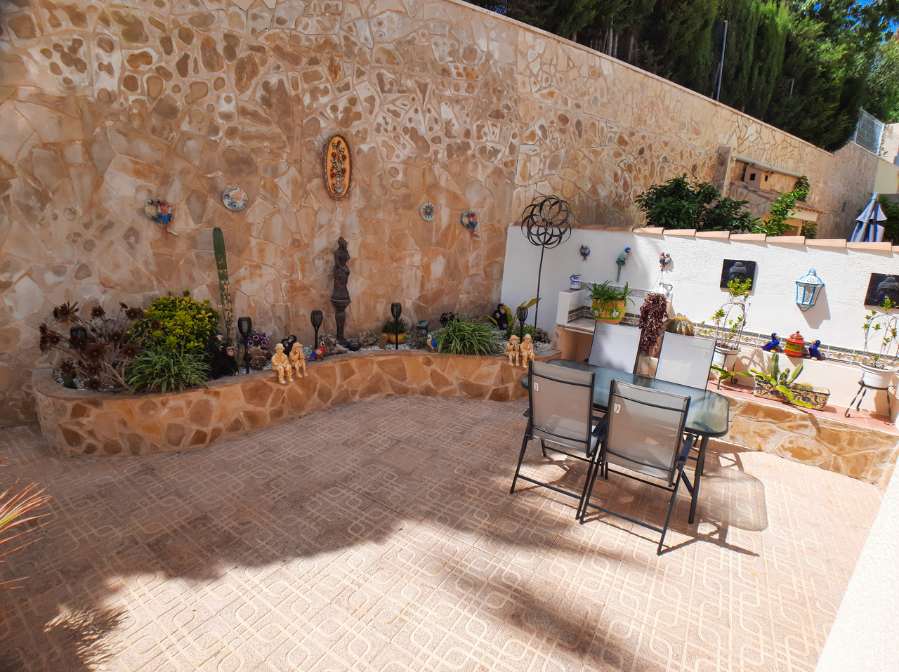 Garden in villa for sale in Villamartin