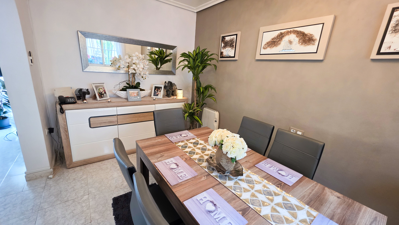 Terrace in villa for sale in Villamartin