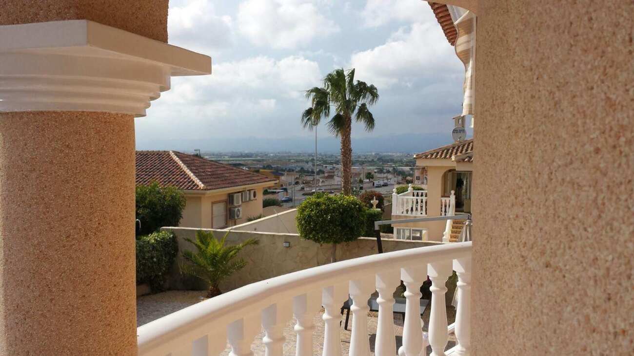 Pool area in villa for sale in Rojales