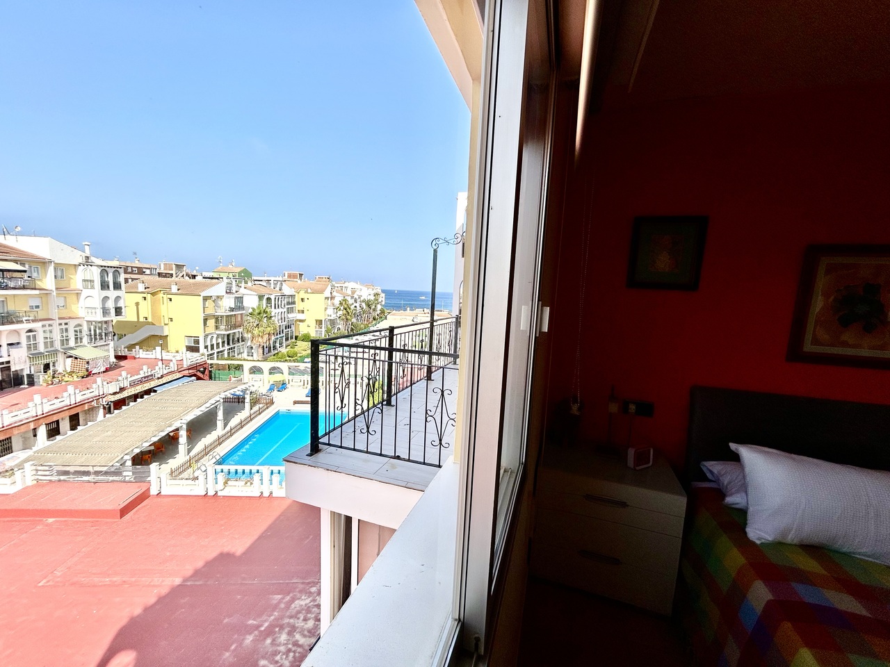 Master bedroom in apartment for sale in Torrevieja