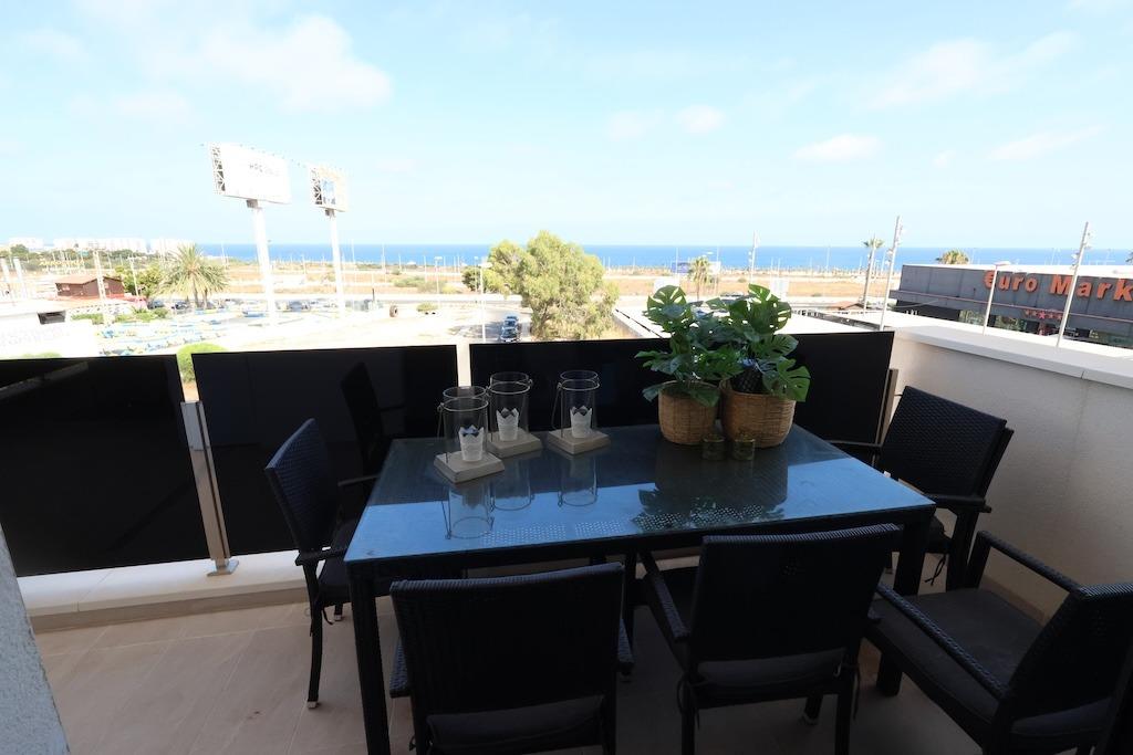 Eksklusiv og Romslig Leilighet i Hjertet av Orihuela Costa
