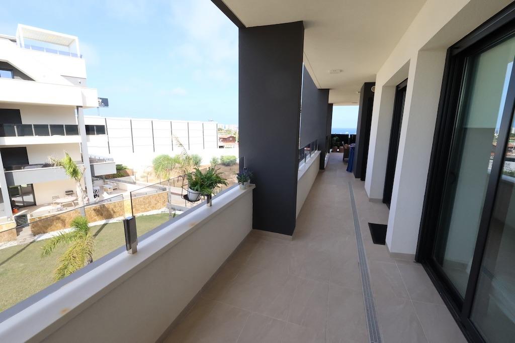 Bedroom in apartment for sale in Orihuela Costa