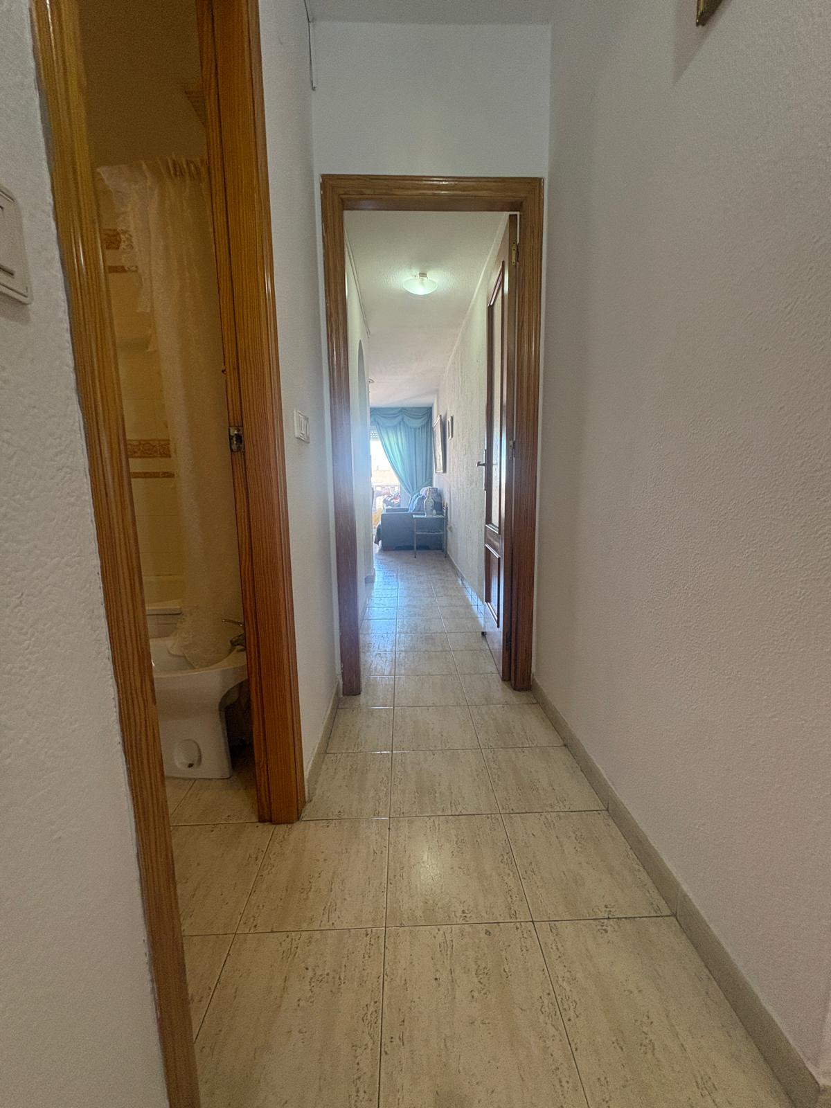 Bedroom in apartment for sale in Torrevieja