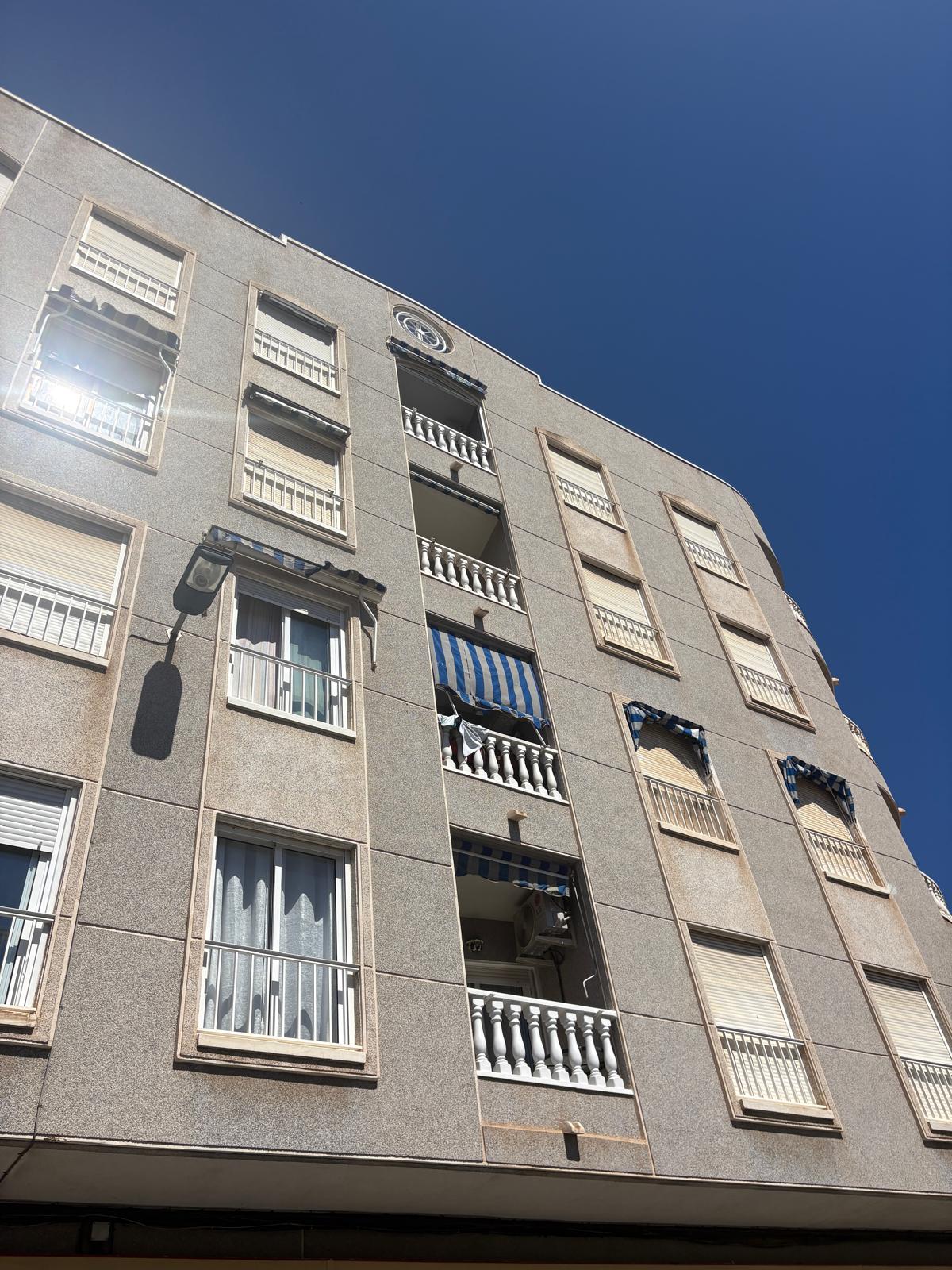 Terrace in apartment for sale in Torrevieja