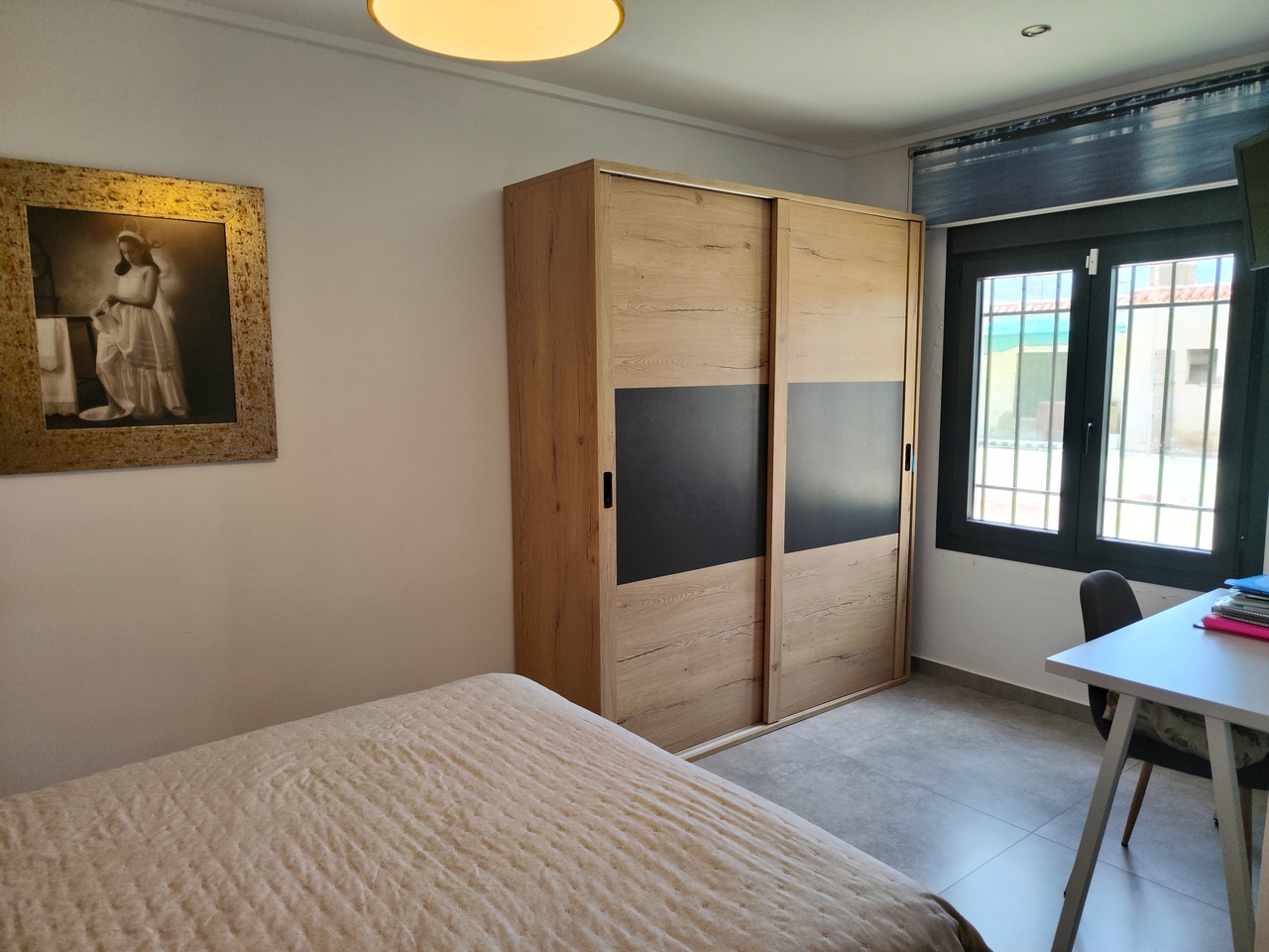 Master bedroom in villa for sale in Los Montesinos