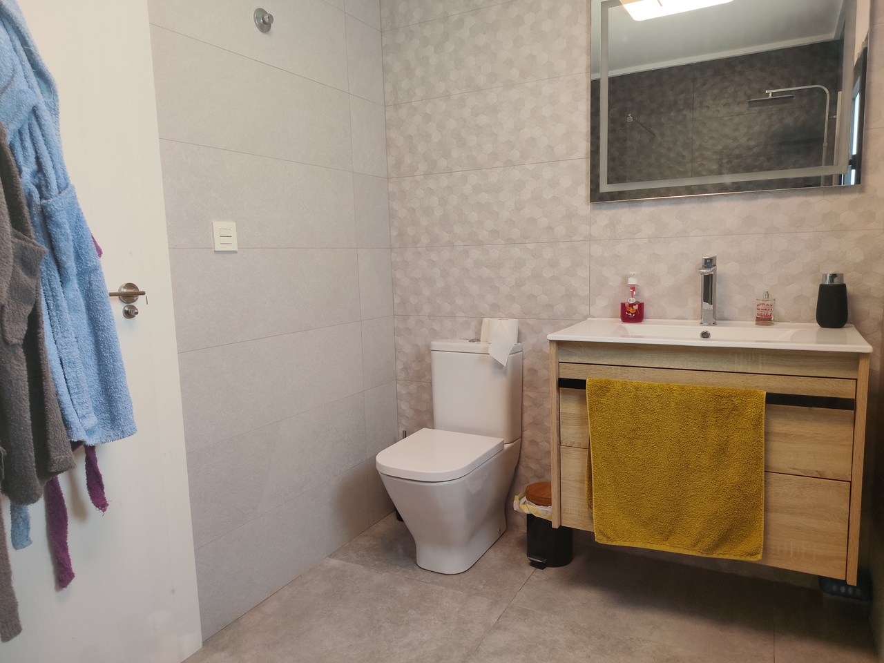 Pool area in villa for sale in Los Montesinos