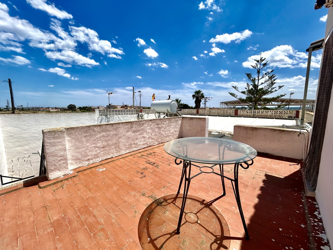 Pool area in villa for sale in Los Montesinos