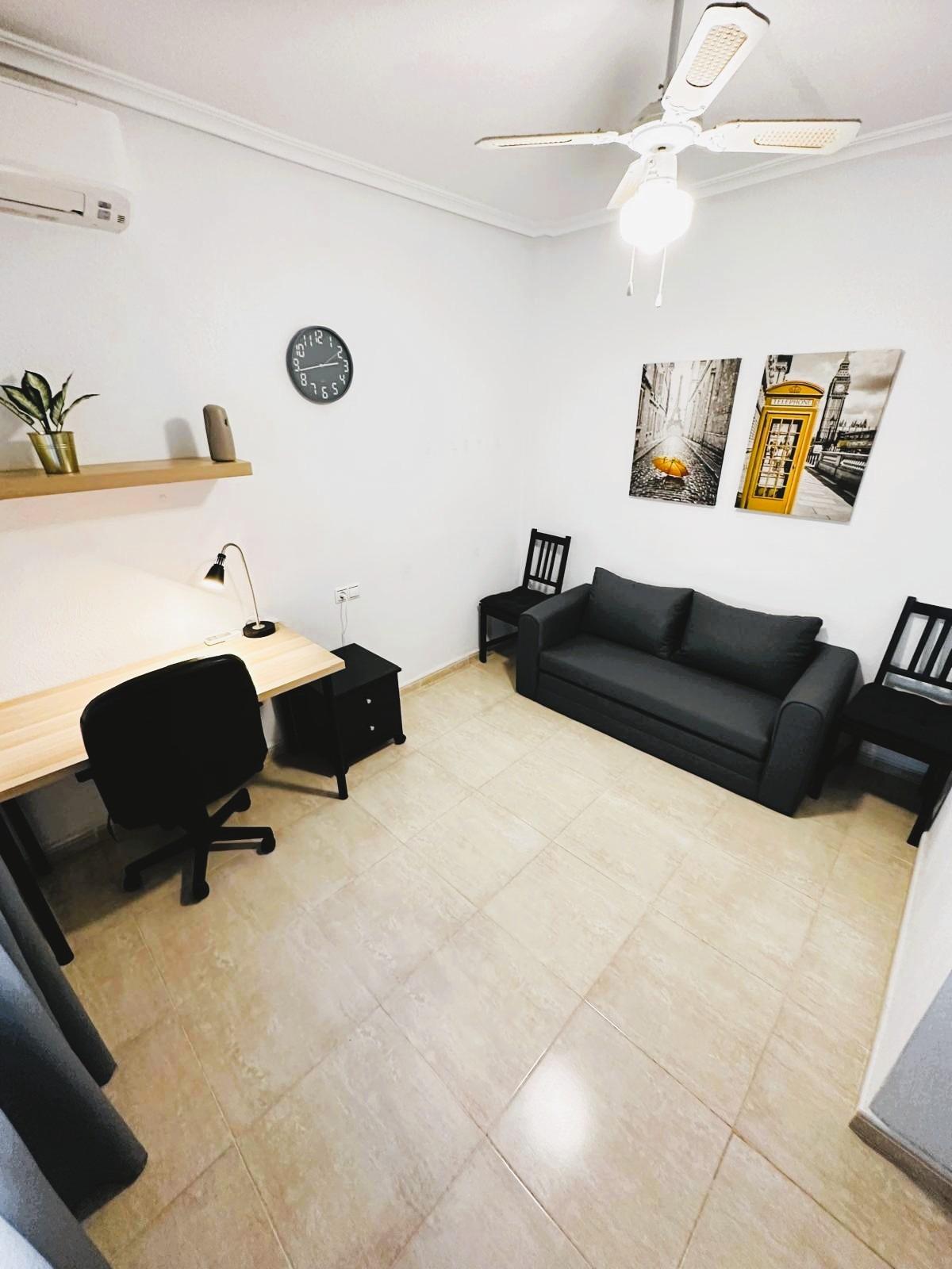 Garden in bungalow for sale in Orihuela Costa