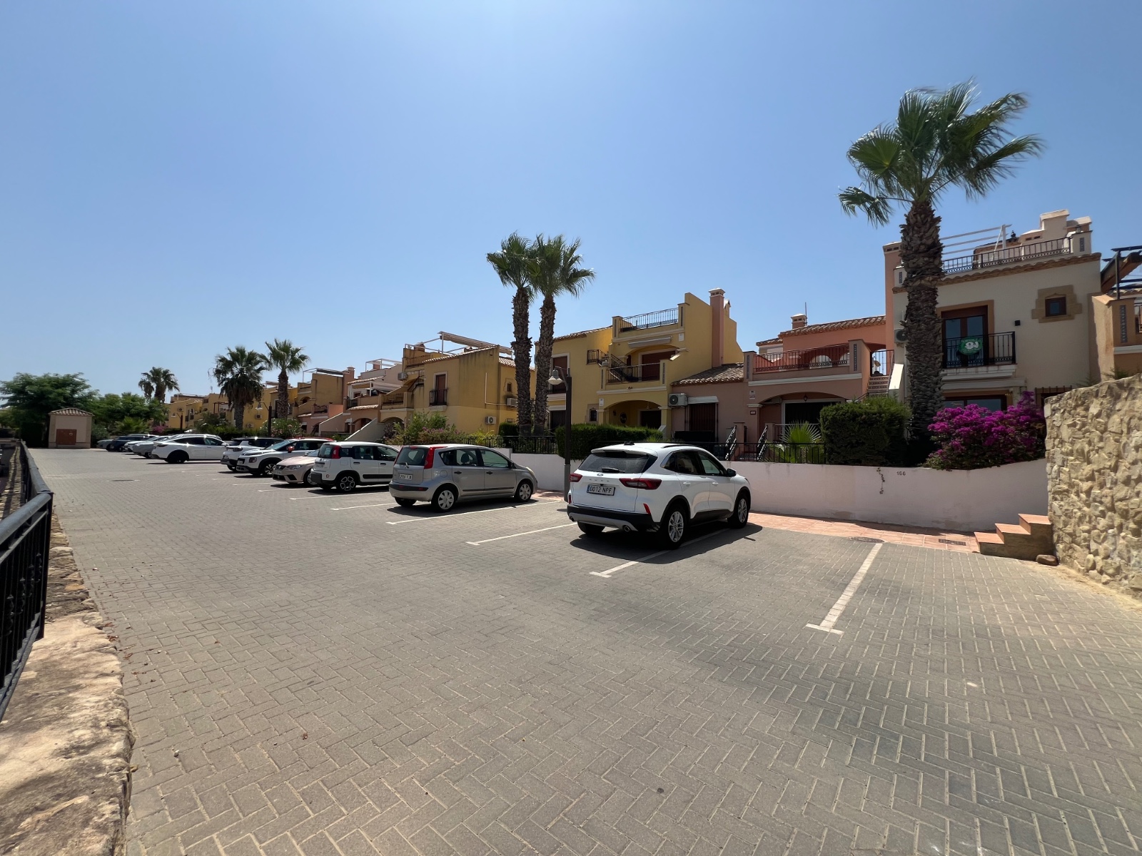 Master bedroom in terraced for sale in Algorfa