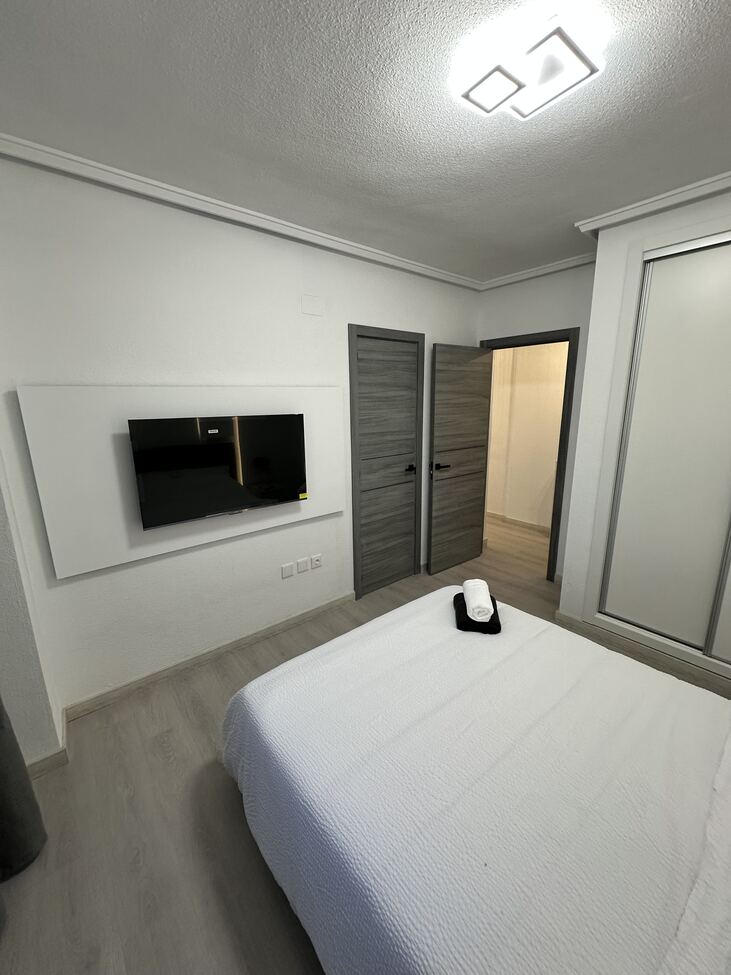 Master bedroom in apartment for sale in Torrevieja