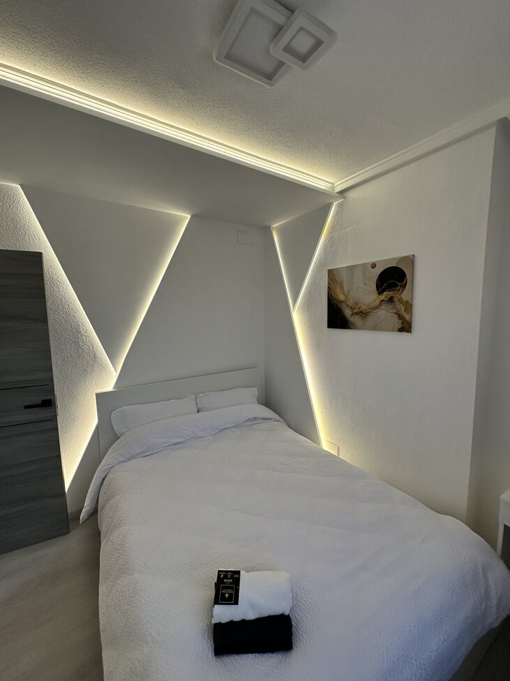 Bedroom in apartment for sale in Torrevieja