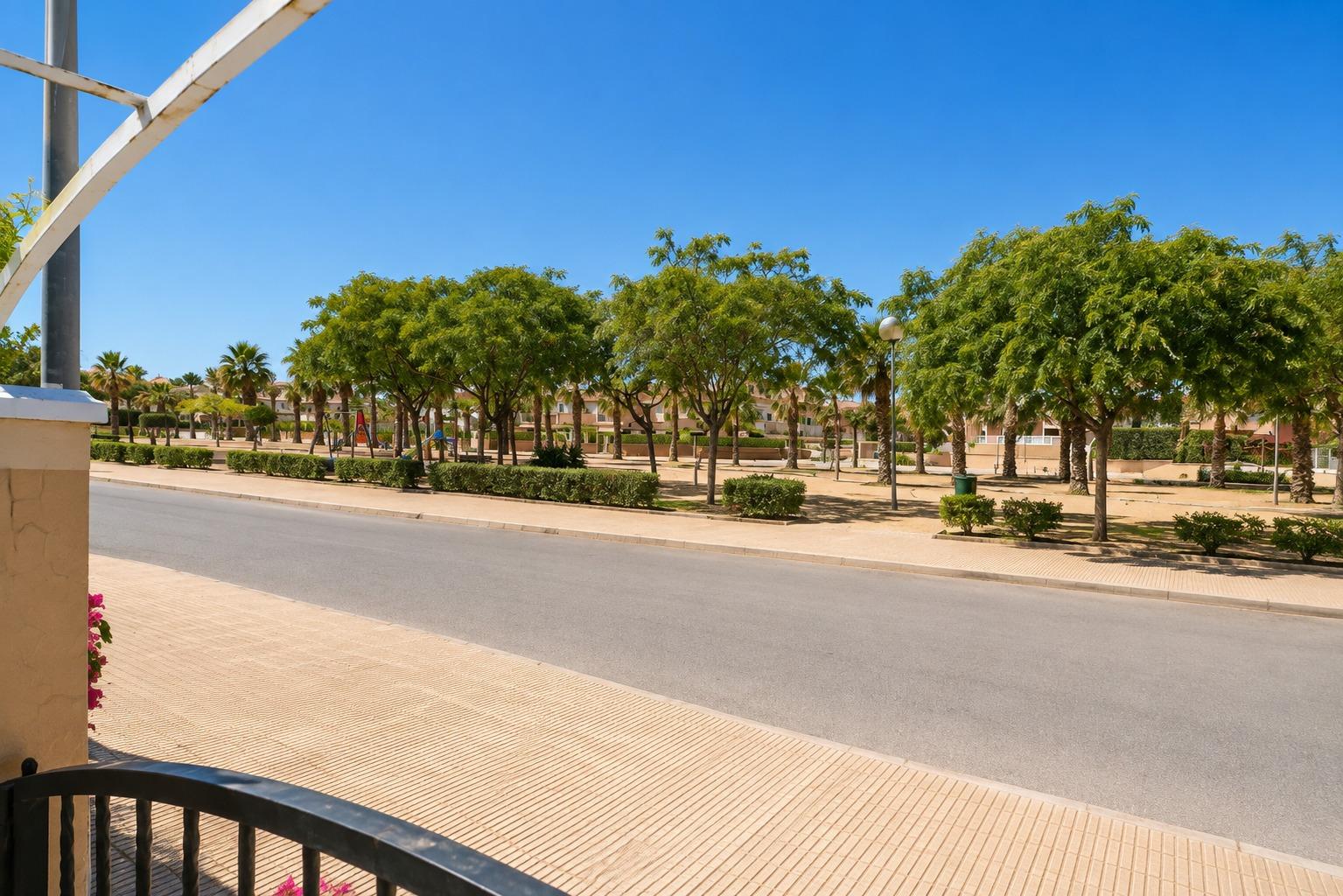 Garden in apartment for sale in Orihuela Costa