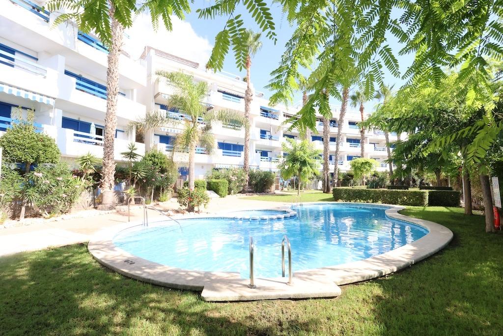 Luksuslig Eiendom til Salg i Torrevieja med Sjøutsikt