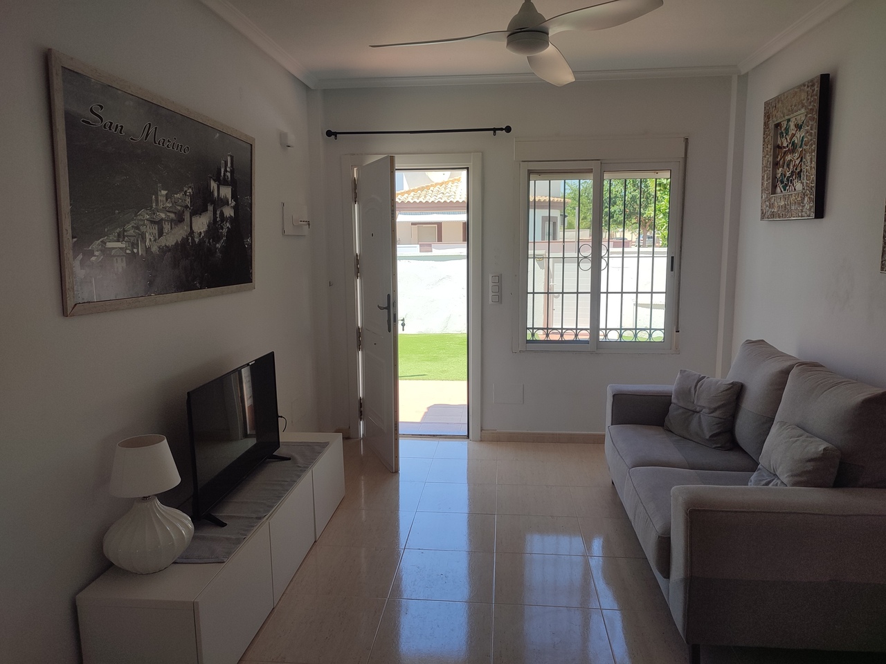 Living room in villa for sale in Sucina