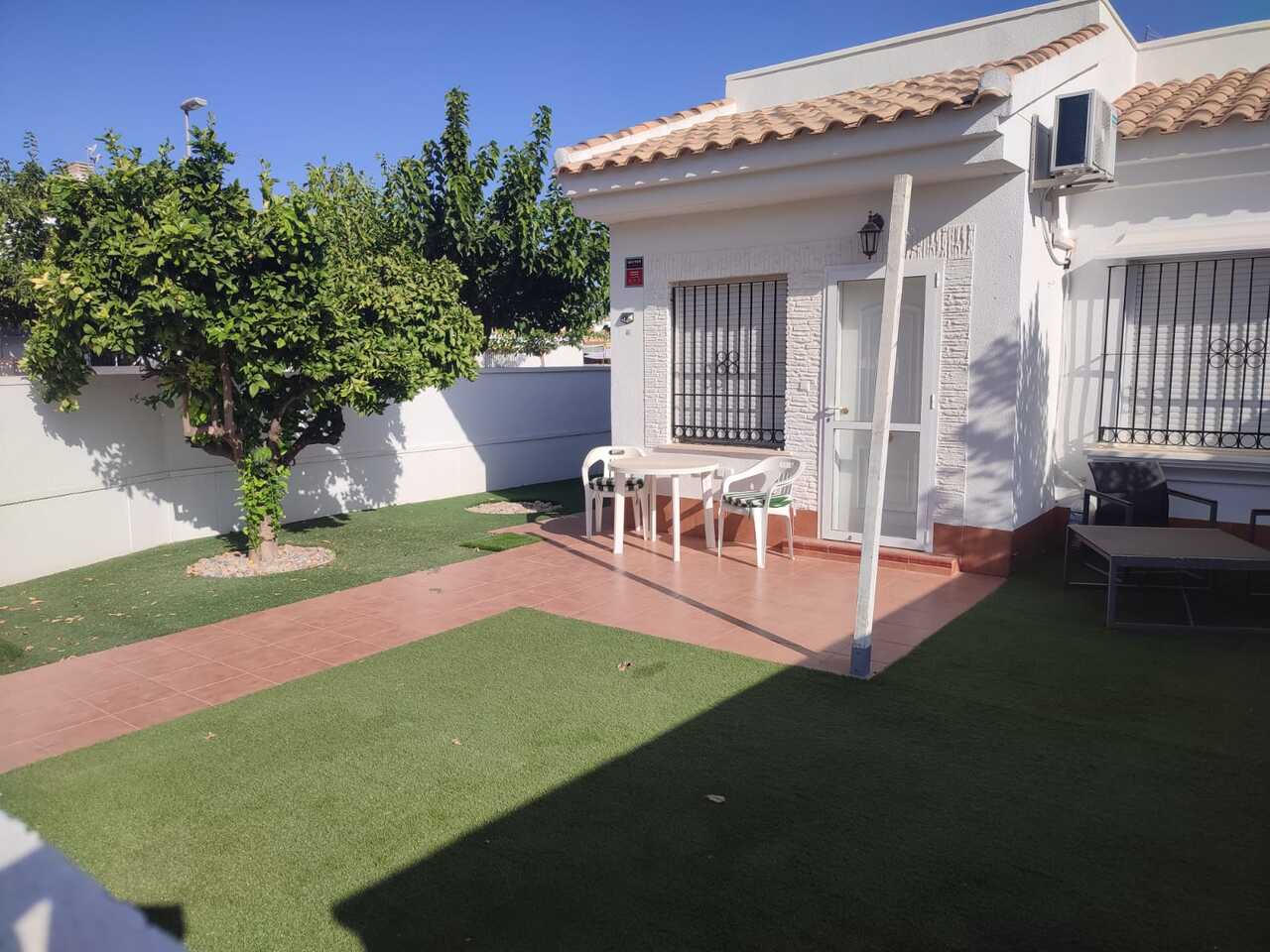 Garden in villa for sale in Sucina