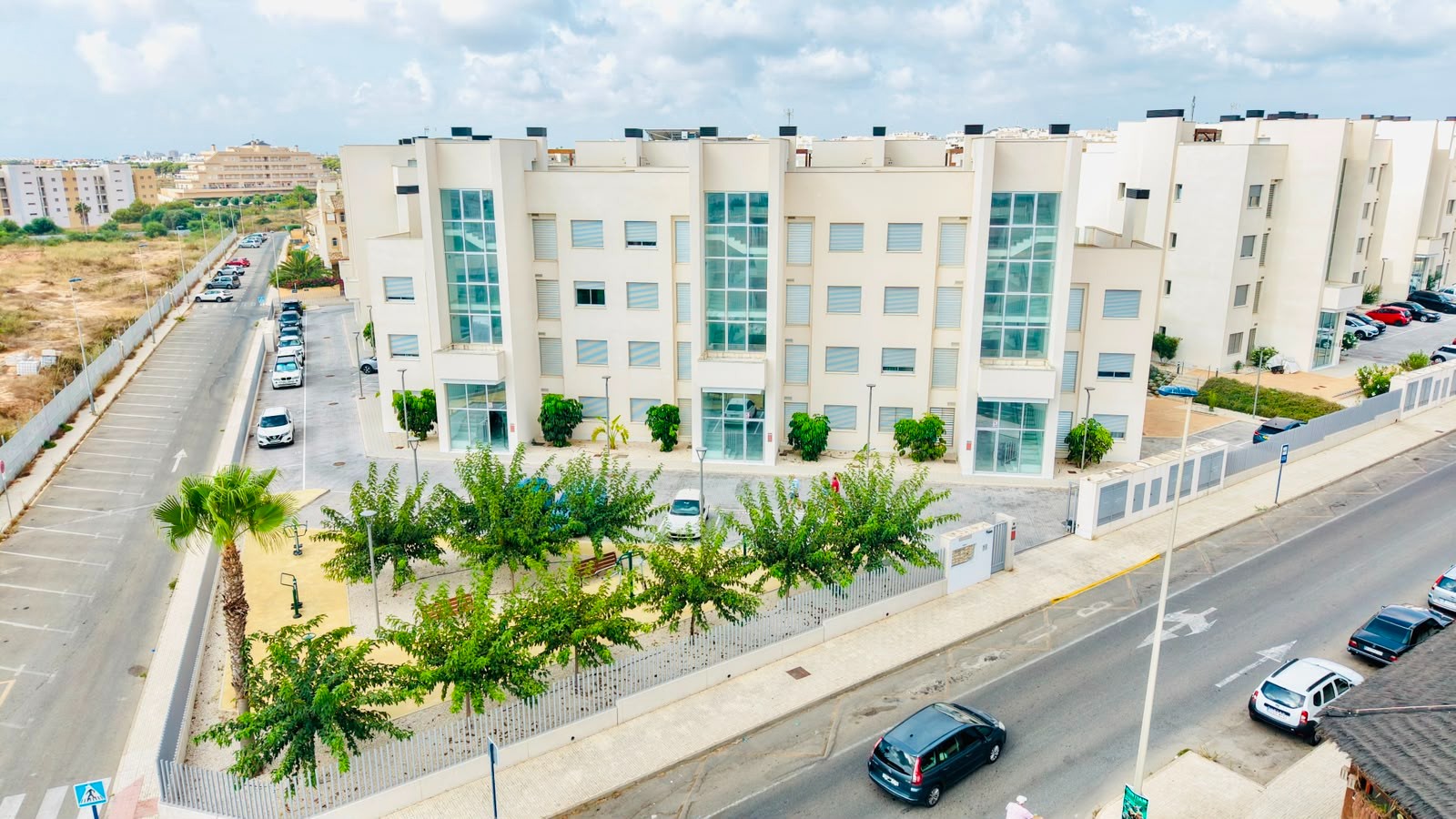 Elegant 2-roms leilighet med hage- og bassengutsikt i Villamartín, Orihuela Costa