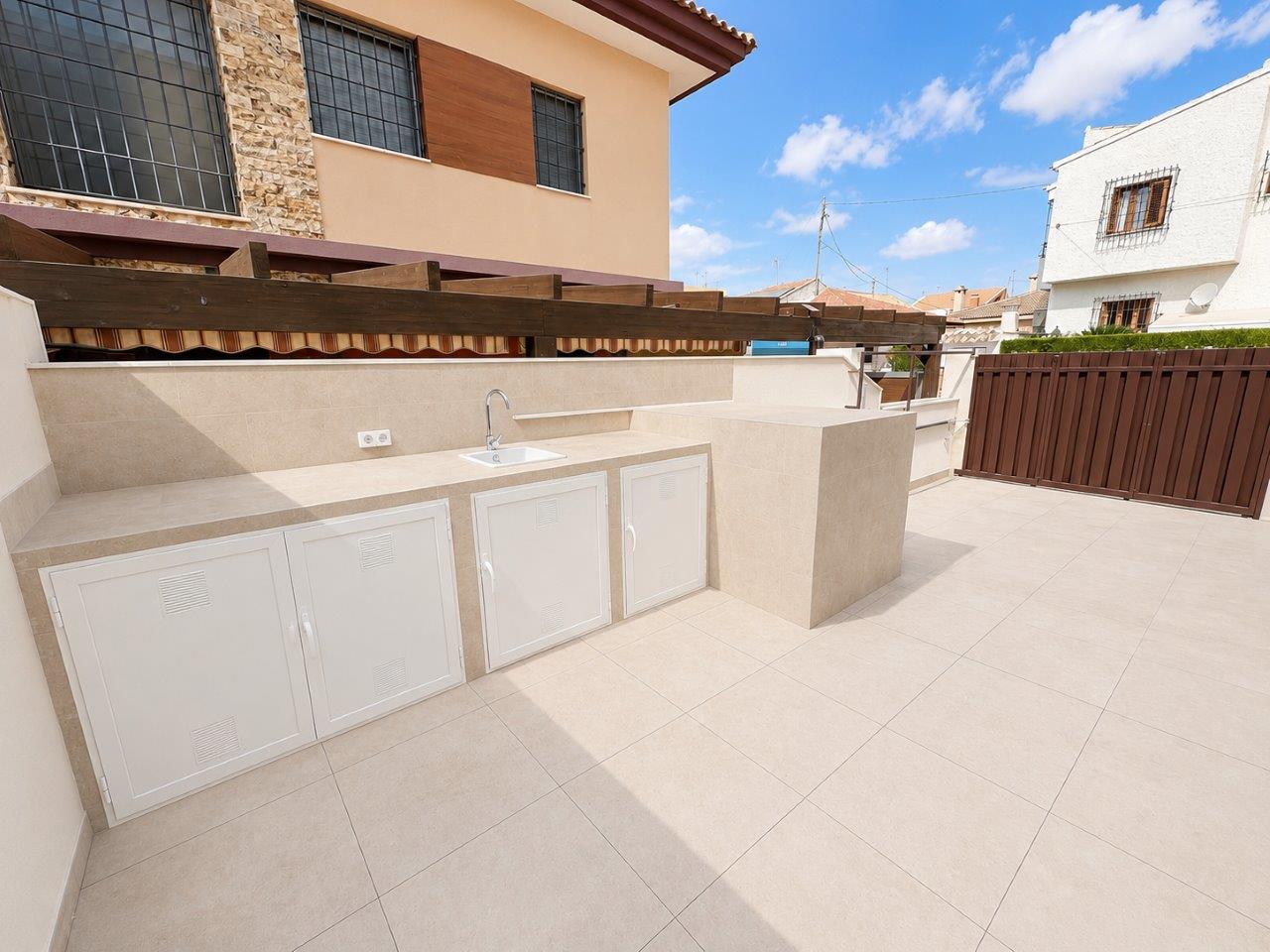 Master bedroom in villa for sale in Santiago de la Ribera