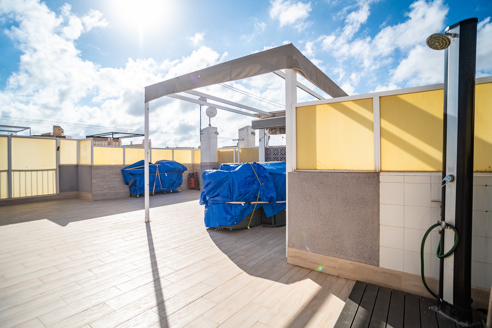 Terrace in apartment for sale in Torrevieja