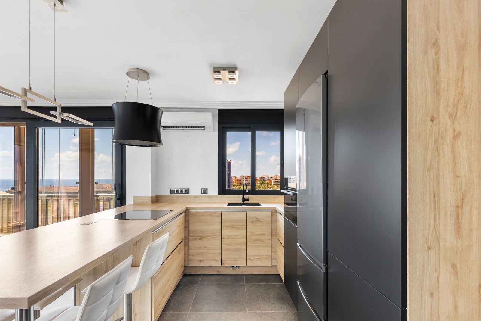 Kitchen in apartment for sale in Torrevieja