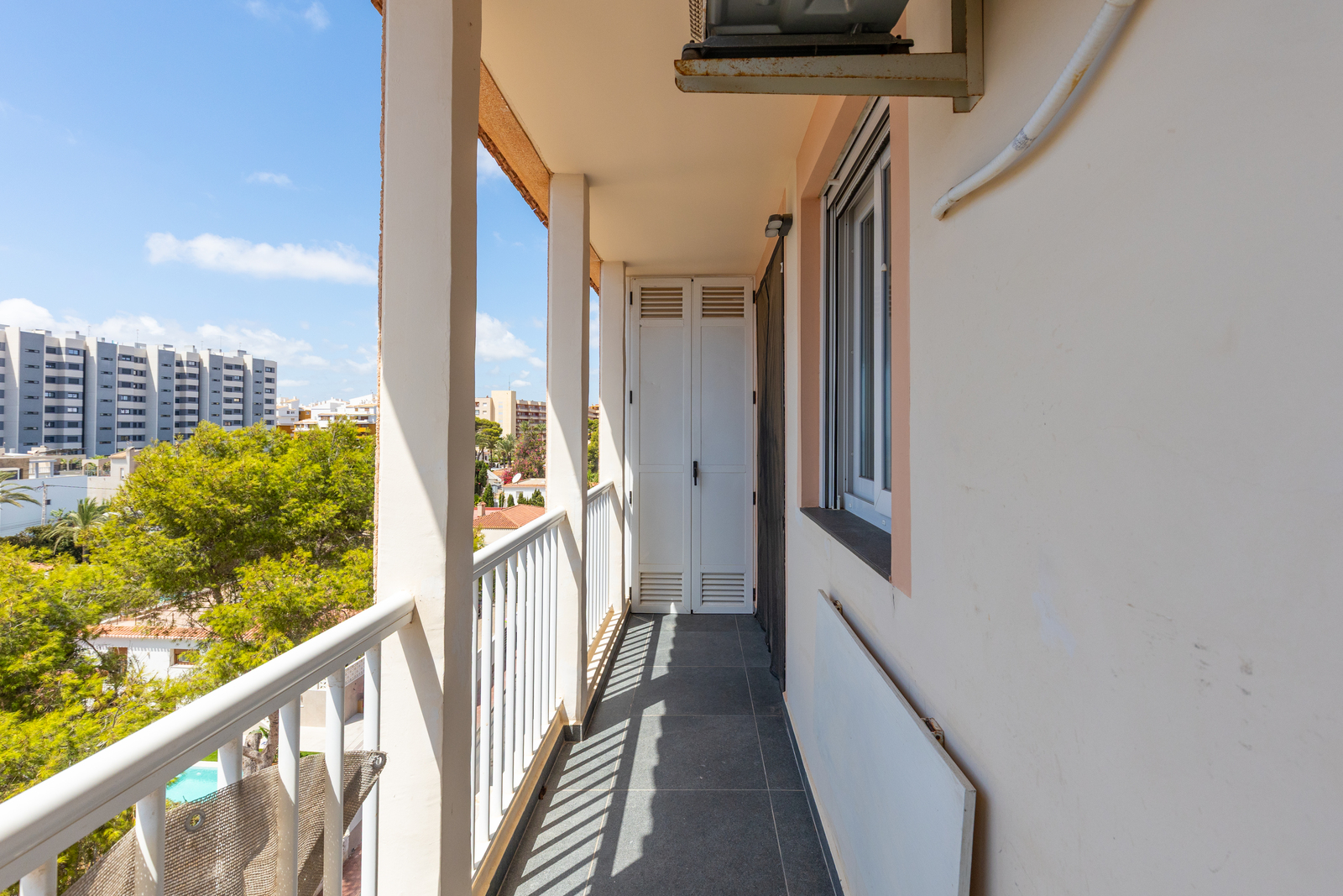 Terrace in apartment for sale in Torrevieja