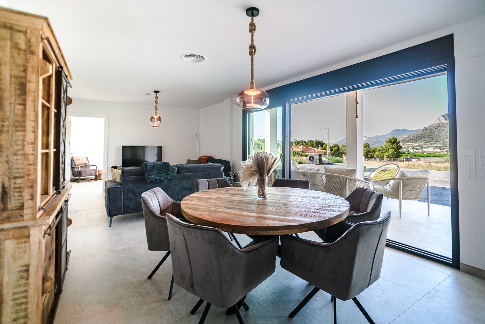 Living room in villa for sale in Aspe
