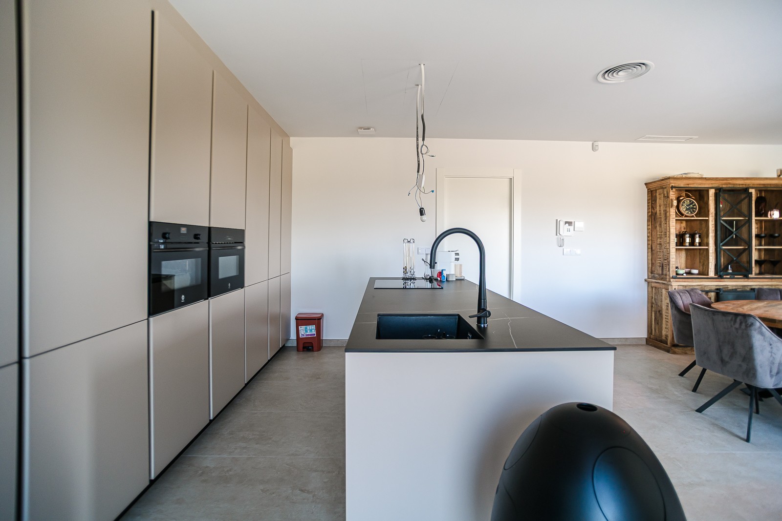 Bedroom in villa for sale in Aspe