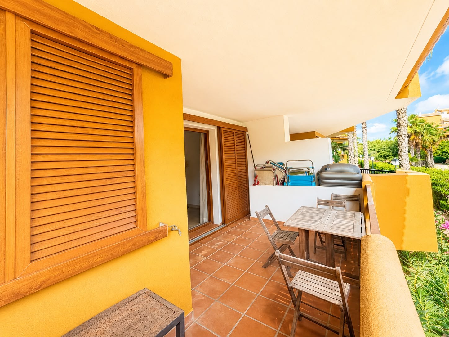 Garden in apartment for sale in Punta Prima