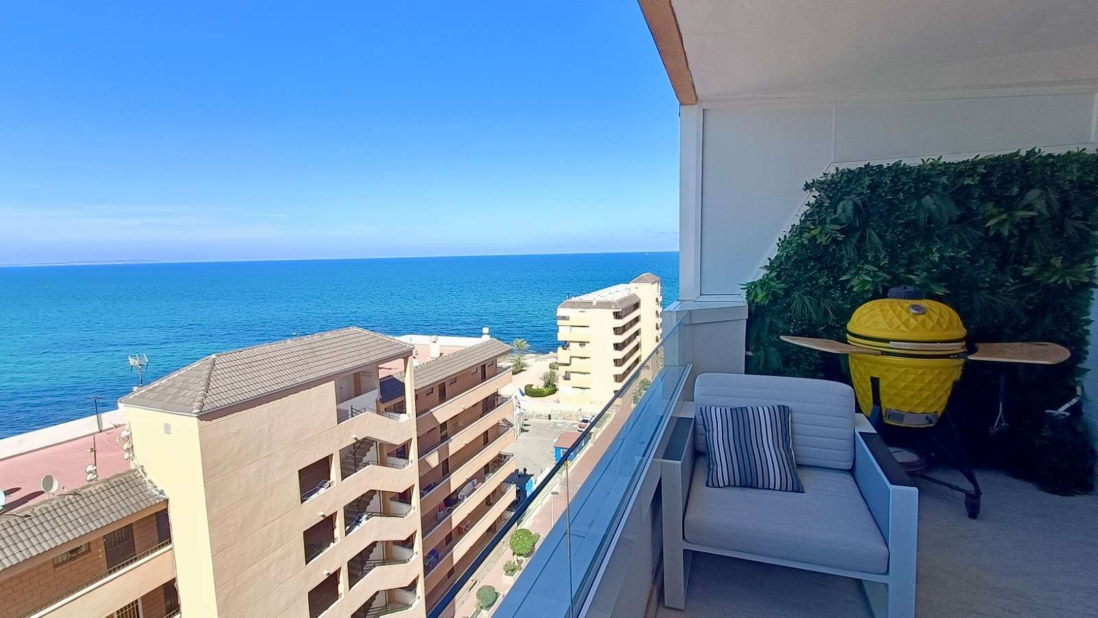 Kitchen in apartment for sale in Torrevieja