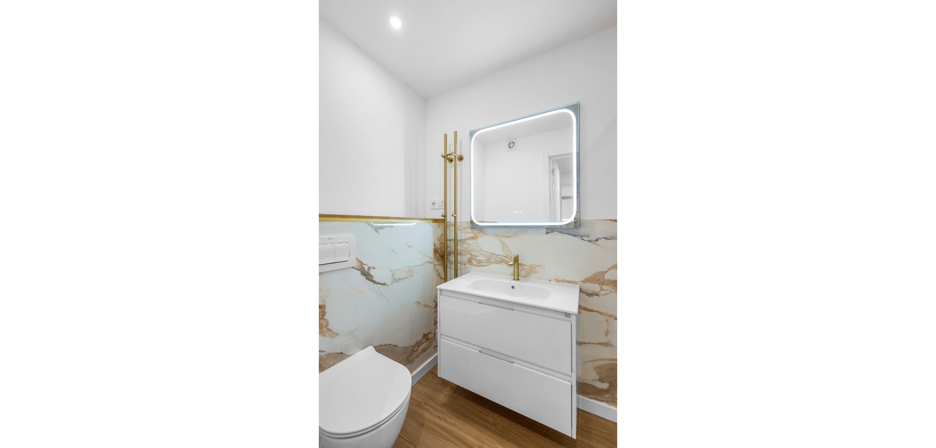 Kitchen in apartment for sale in Torrevieja