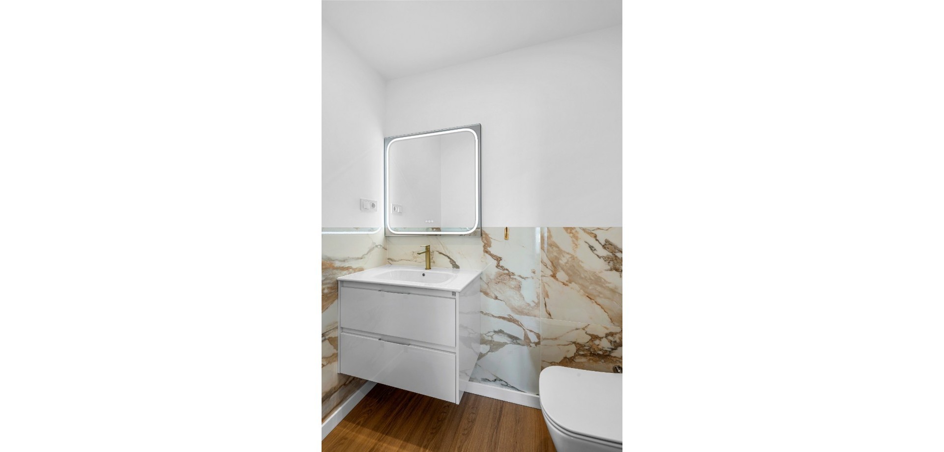 Bedroom in apartment for sale in Torrevieja