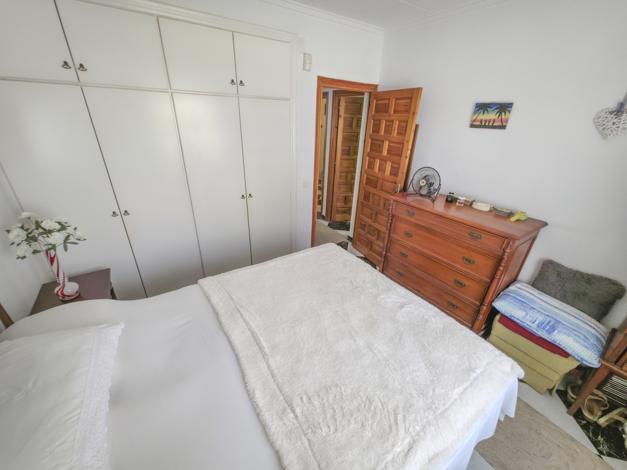 Bedroom in villa for sale in Torrevieja