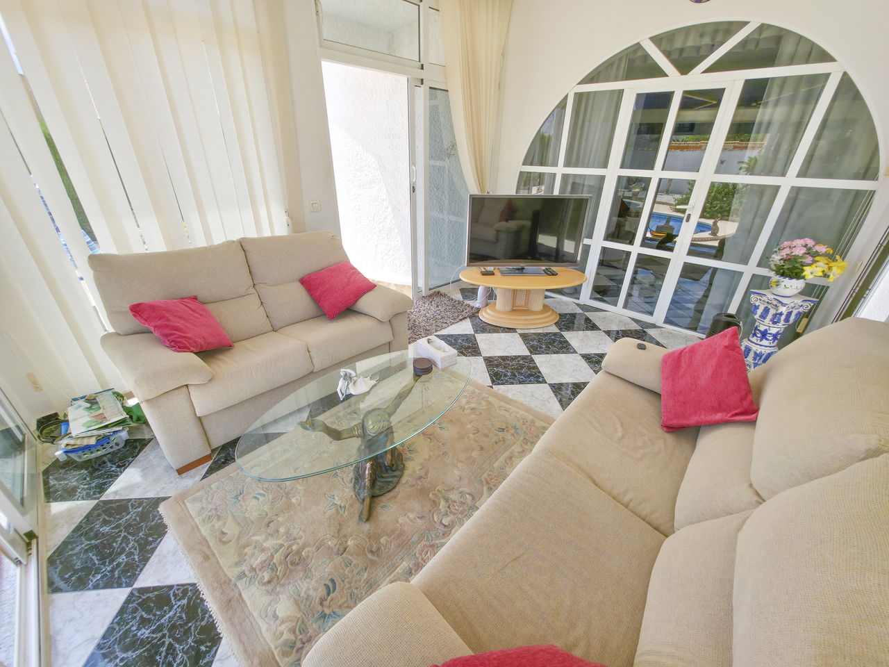 Dining area in villa for sale in Torrevieja