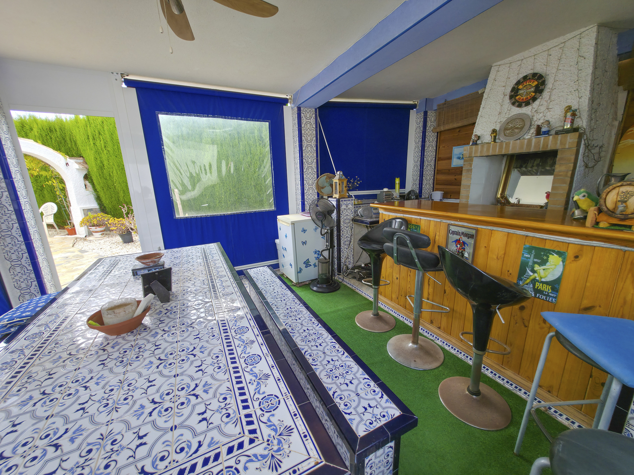 Terrace in villa for sale in Torrevieja