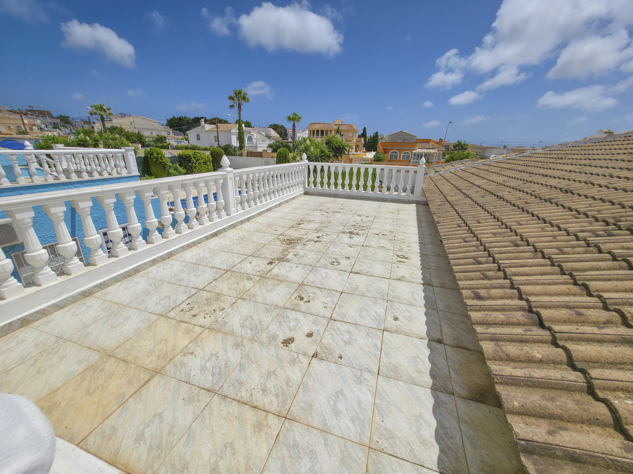 Bedroom in villa for sale in Torrevieja